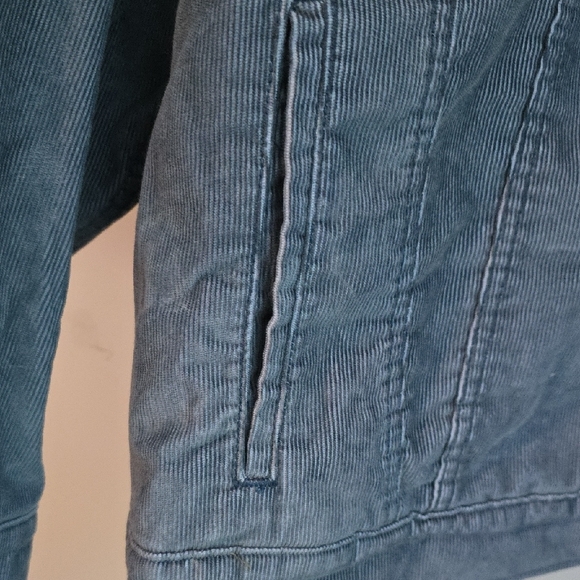 🆕️ Levi's Jacket - Classic Blue Corduroy Trucker Jacket with Sherpa Lining NWT - Picture 6 of 12